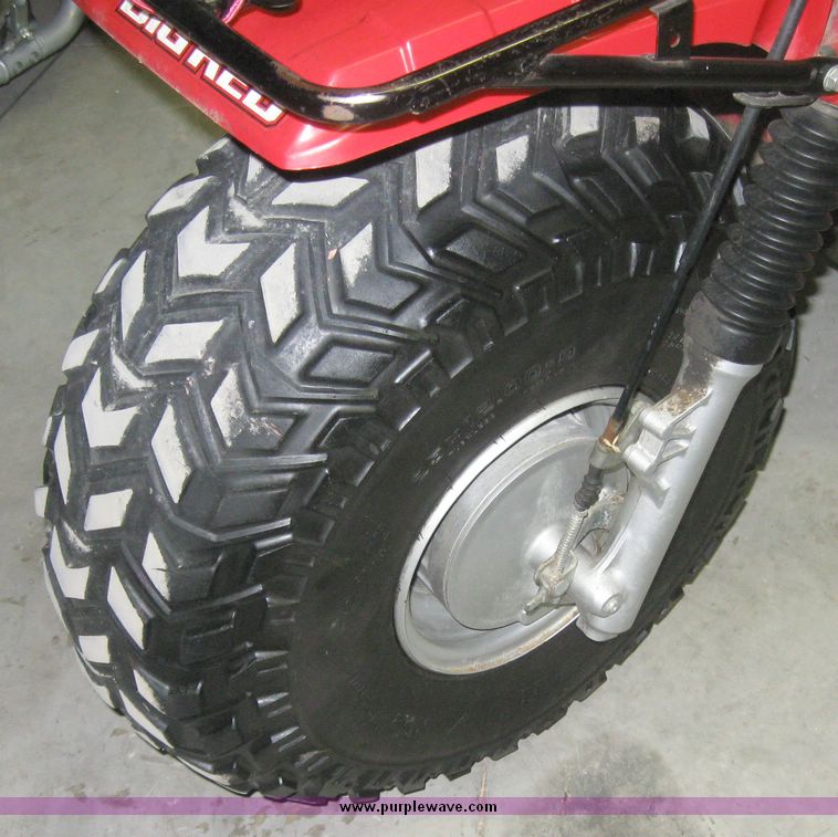 image for item 7849 1985 Honda ATC 250 ES Big Red three wheeler