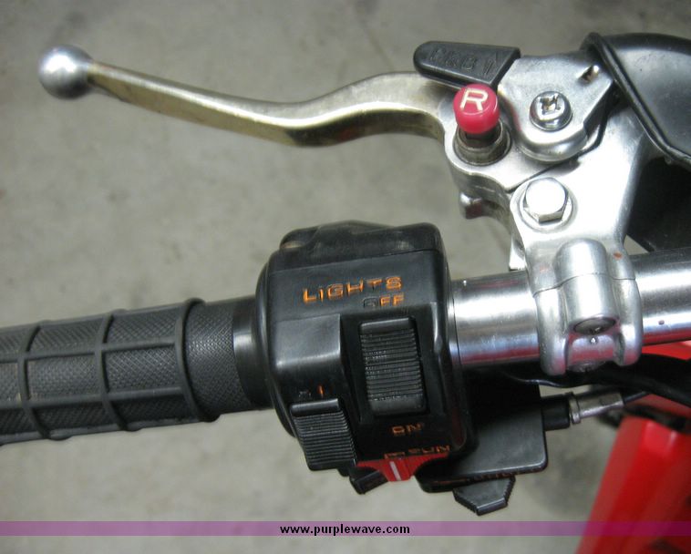 image for item 7849 1985 Honda ATC 250 ES Big Red three wheeler