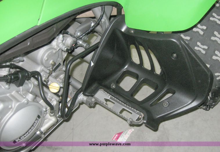 image for item 7852 2004 Kawasaki KFX 700 four wheeler