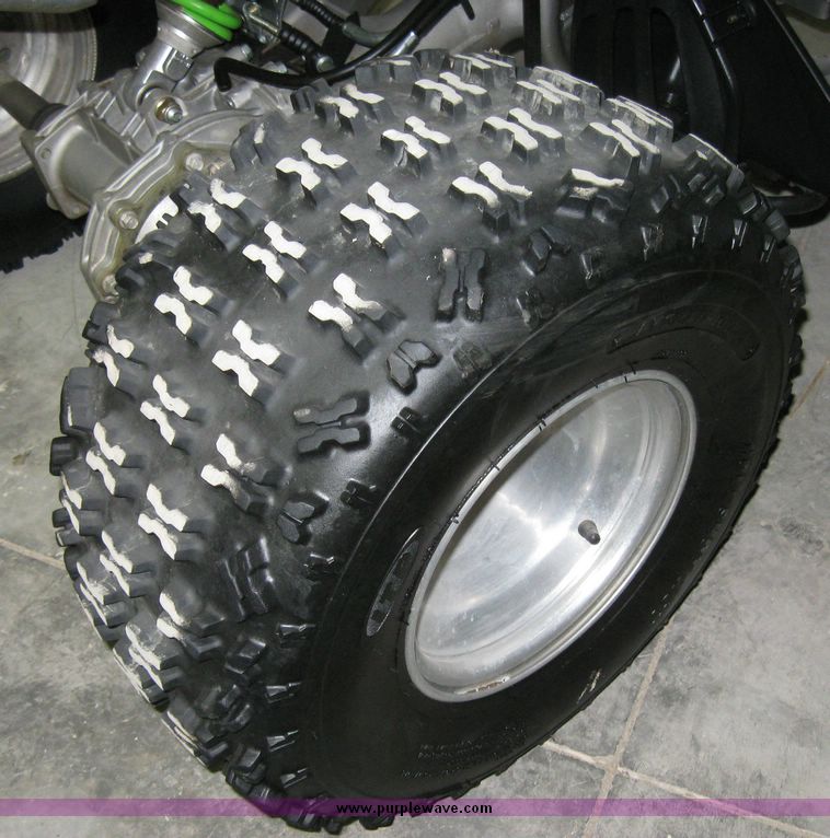 image for item 7852 2004 Kawasaki KFX 700 four wheeler