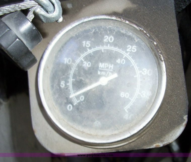 image for item 4600 1992 Arrow 1350 pavement breaker