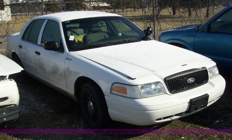 image for item 4604 2006 Ford Crown Victoria Police Interceptor