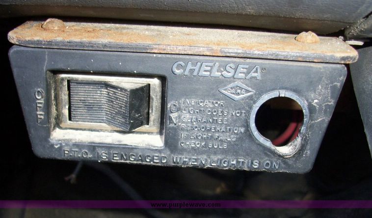 image for item 4606 1992 Ford Medium Heavy F700F truck