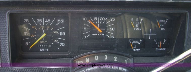 image for item 4606 1992 Ford Medium Heavy F700F truck