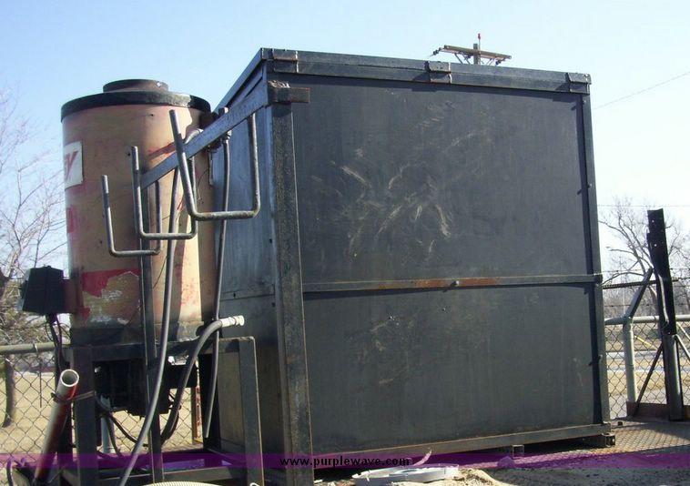 image for item 4606 1992 Ford Medium Heavy F700F truck