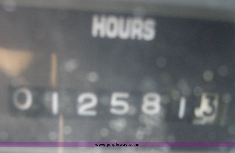 image for item 4607 1998 International Series 4700 truck