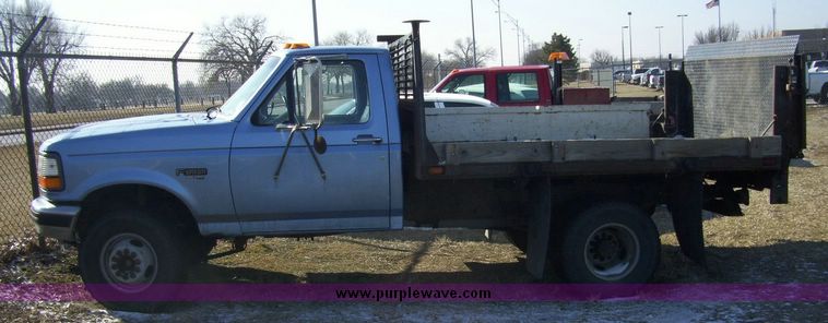 image for item 4609 1997 Ford F47 Super Duty