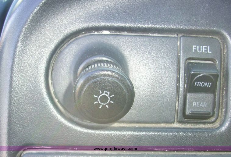 image for item 4609 1997 Ford F47 Super Duty