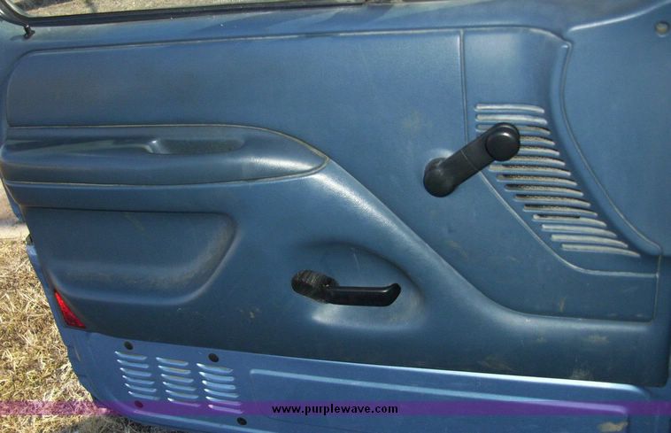 image for item 4609 1997 Ford F47 Super Duty