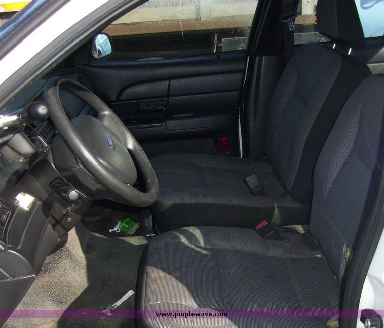 image for item 4610 2006 Ford Crown Victoria Police Interceptor