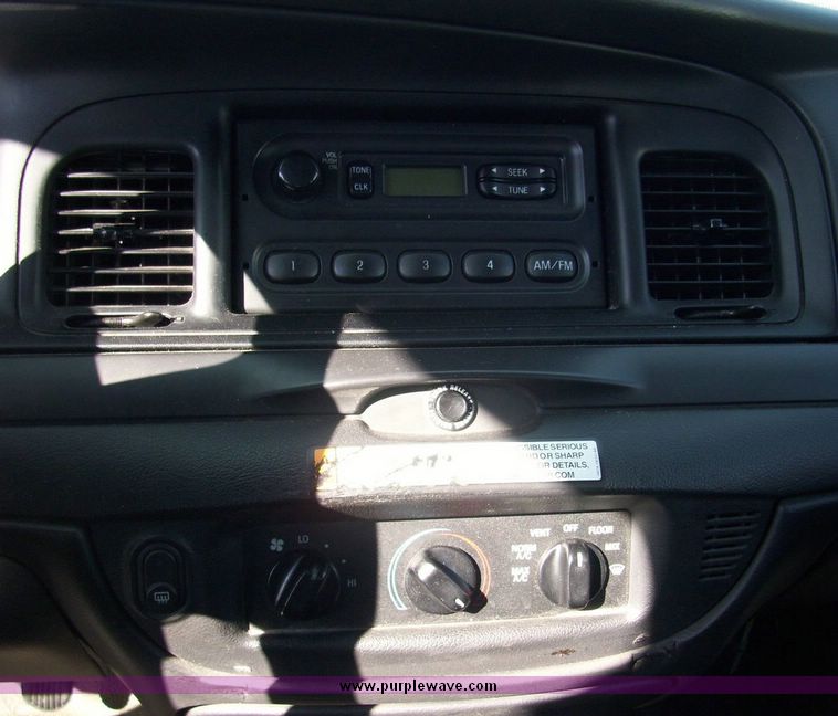 image for item 4610 2006 Ford Crown Victoria Police Interceptor