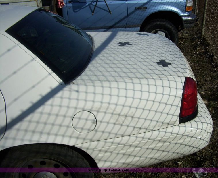 image for item 4610 2006 Ford Crown Victoria Police Interceptor