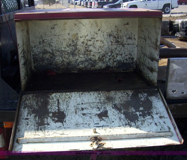 image for item 4611 1996 Chevrolet K3500 utility truck