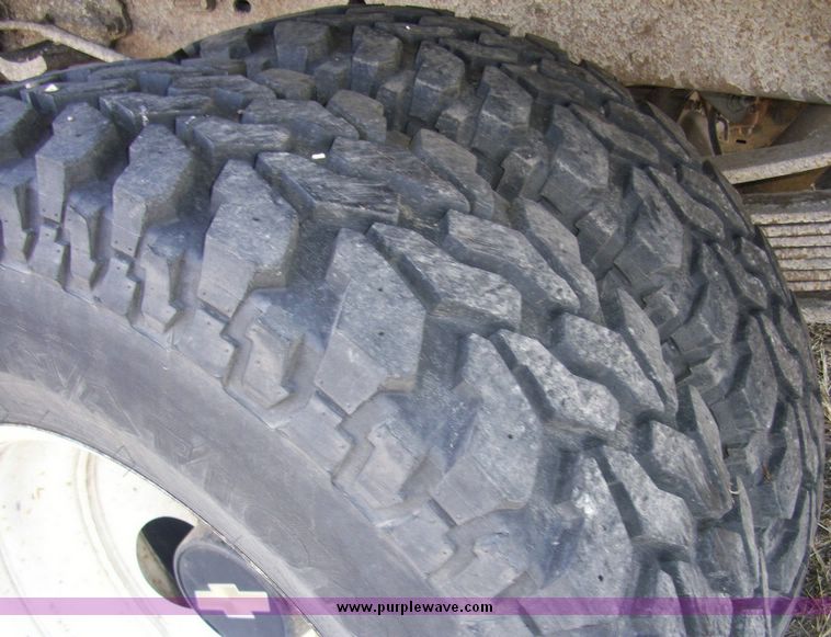 image for item 4611 1996 Chevrolet K3500 utility truck
