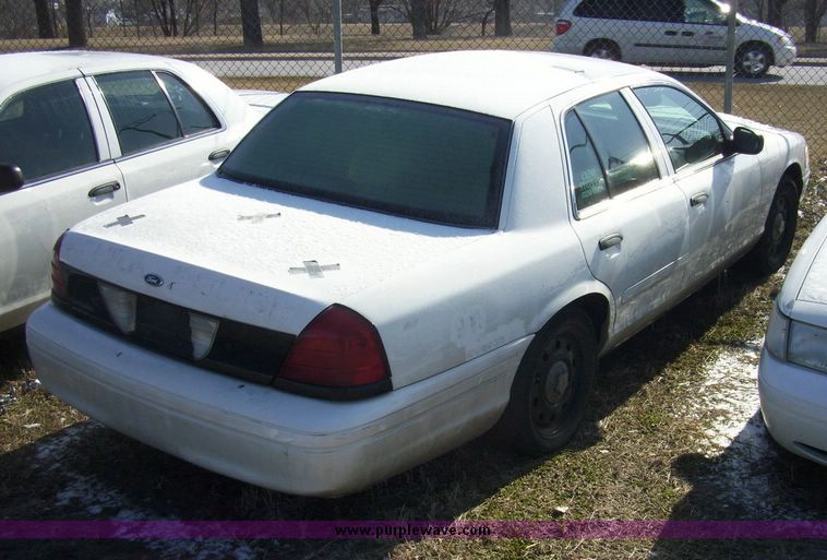 image for item 4613 2006 Ford Crown Victoria Police Interceptor
