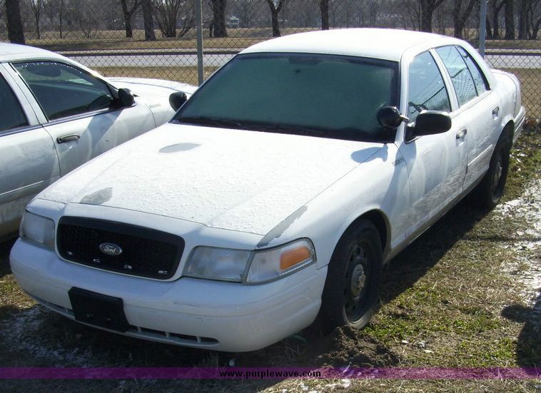 image for item 4614 2006 Ford Crown Victoria Police Interceptor