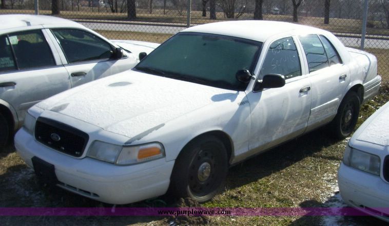 image for item 4614 2006 Ford Crown Victoria Police Interceptor