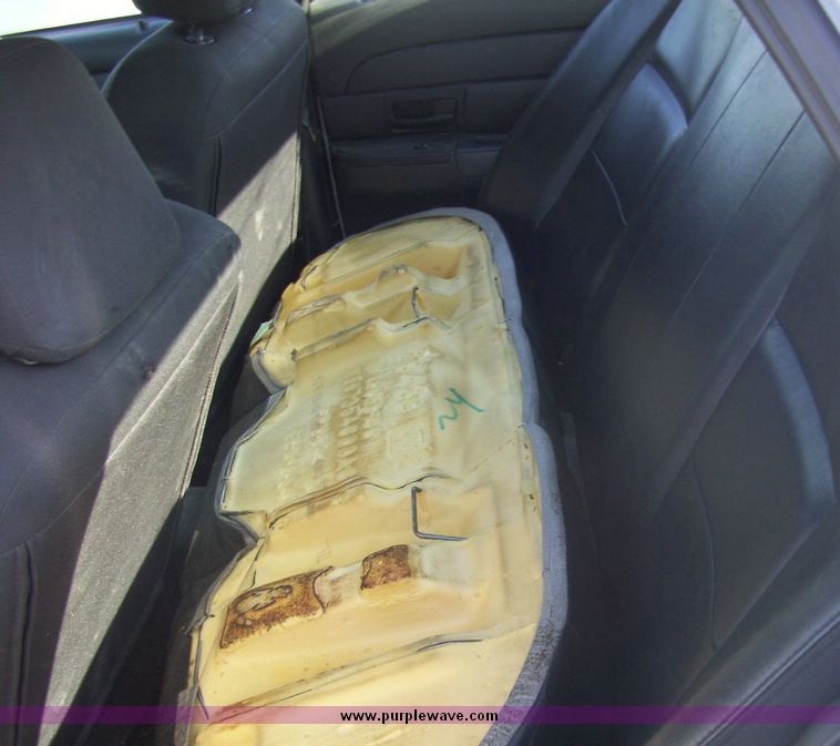 image for item 4614 2006 Ford Crown Victoria Police Interceptor