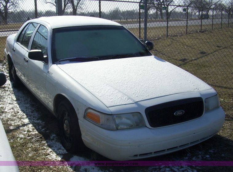 image for item 4615 2006 Ford Crown Victoria Police Interceptor