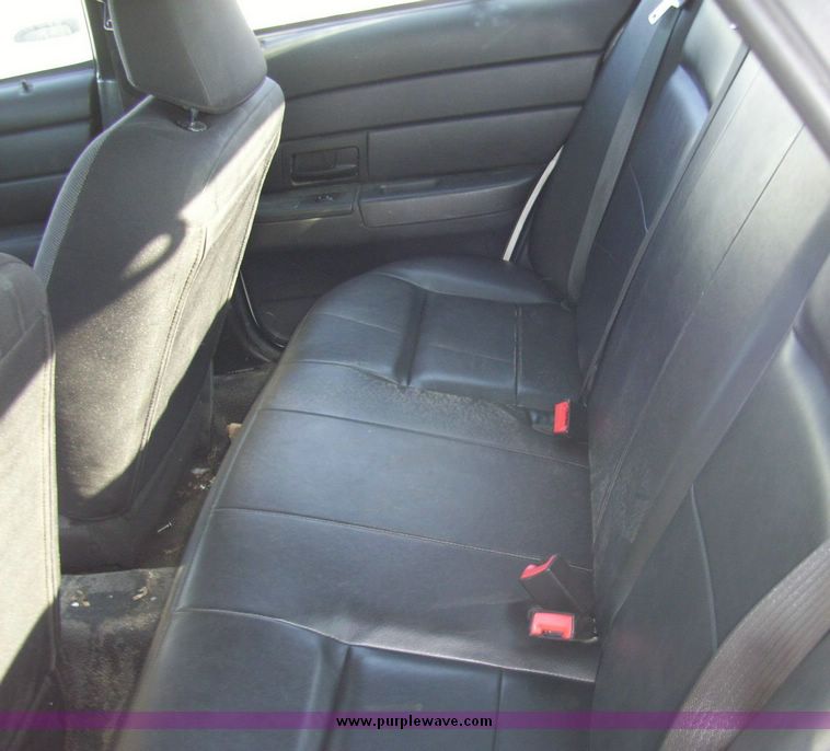 image for item 4615 2006 Ford Crown Victoria Police Interceptor