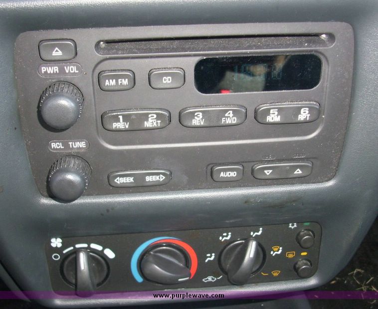 image for item 4617 2003 Chevrolet Cavalier