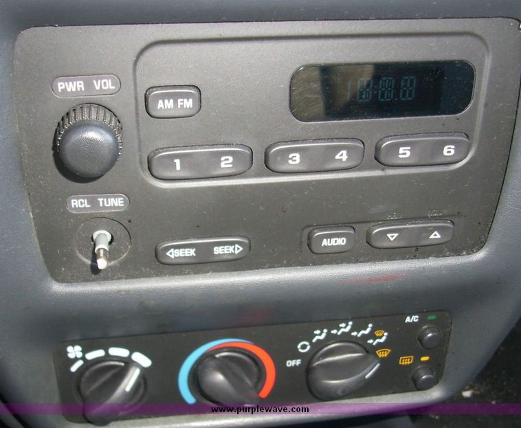 image for item 4619 2001 Chevrolet Cavalier