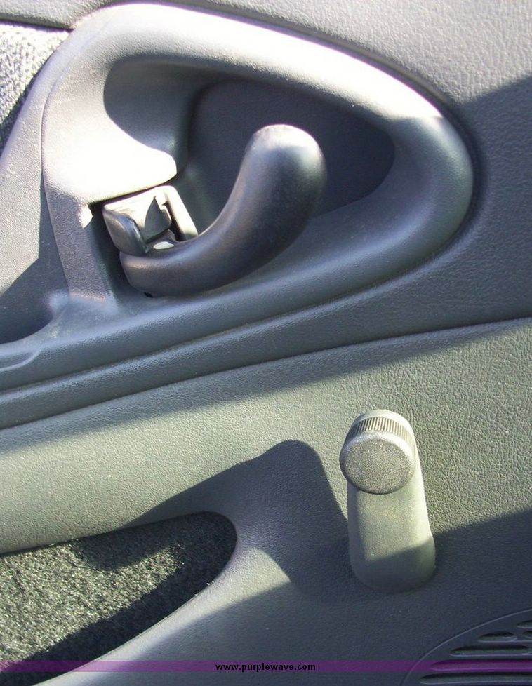 image for item 4619 2001 Chevrolet Cavalier