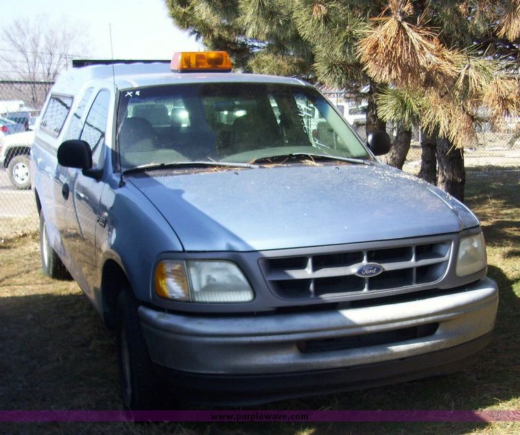 image for item 4624 1998 Ford F150 pickup