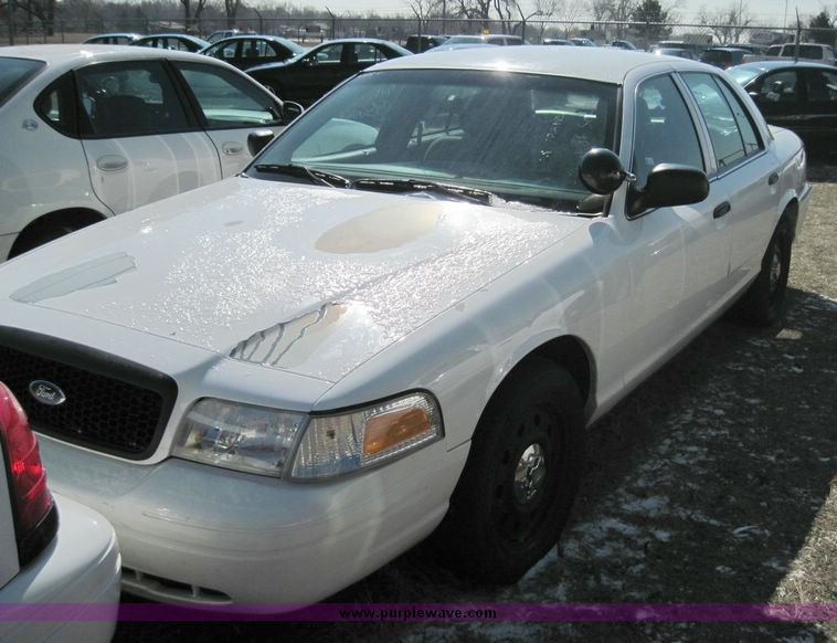 image for item 4626 2006 Ford Crown Victoria Police Interceptor