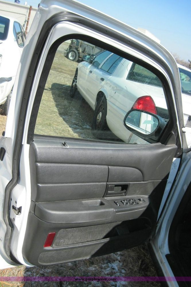 image for item 4626 2006 Ford Crown Victoria Police Interceptor