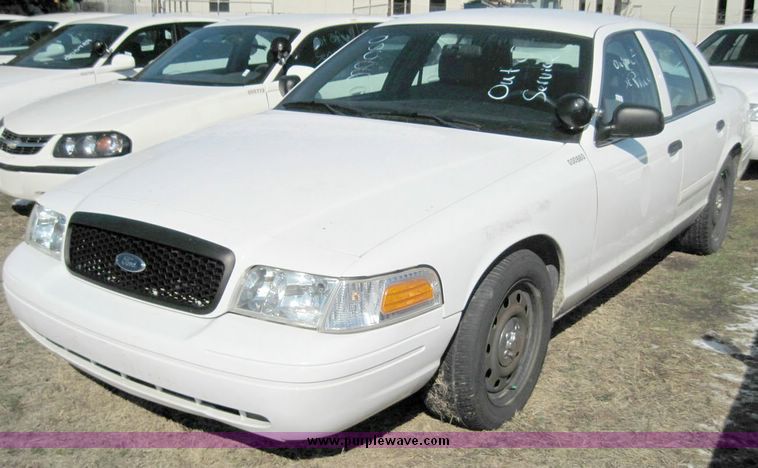image for item 4631 2006 Ford Crown Victoria Police Interceptor