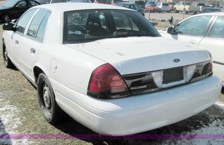 image for item 4631 2006 Ford Crown Victoria Police Interceptor