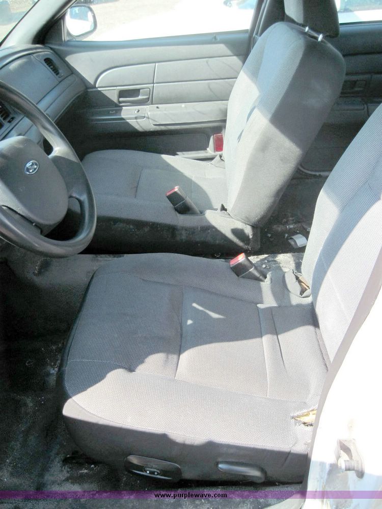 image for item 4631 2006 Ford Crown Victoria Police Interceptor
