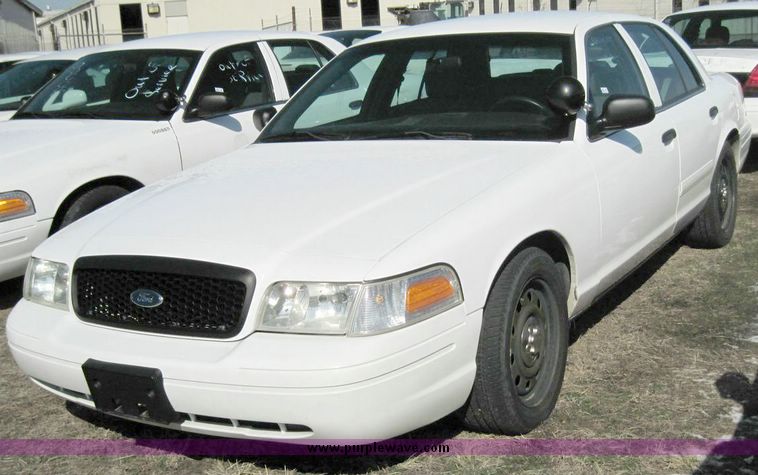 image for item 4632 2006 Ford Crown Victoria Police Interceptor
