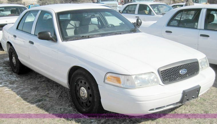 image for item 4632 2006 Ford Crown Victoria Police Interceptor