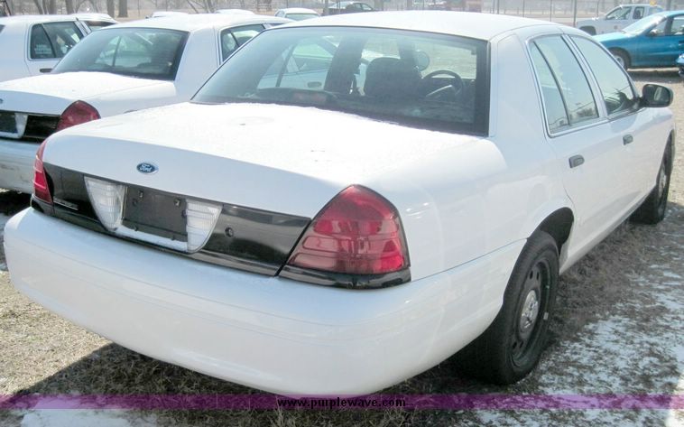 image for item 4632 2006 Ford Crown Victoria Police Interceptor