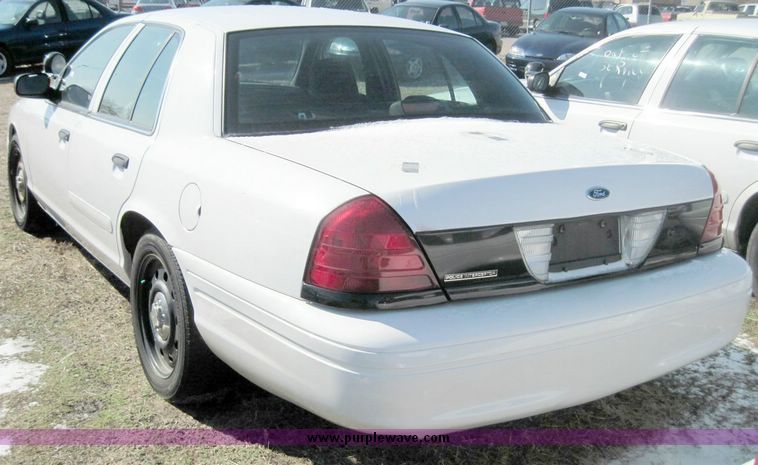 image for item 4632 2006 Ford Crown Victoria Police Interceptor