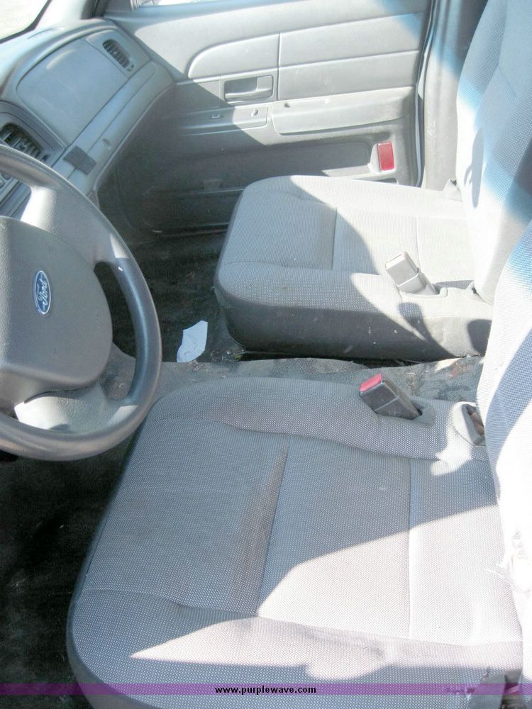 image for item 4632 2006 Ford Crown Victoria Police Interceptor