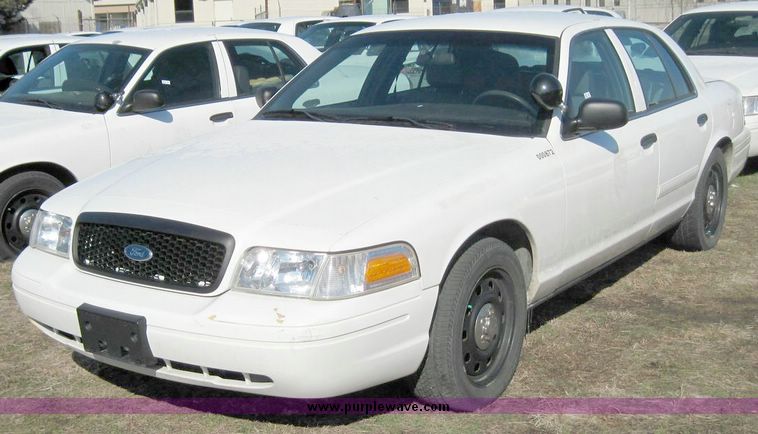 image for item 4635 2006 Ford Crown Victoria Police Interceptor