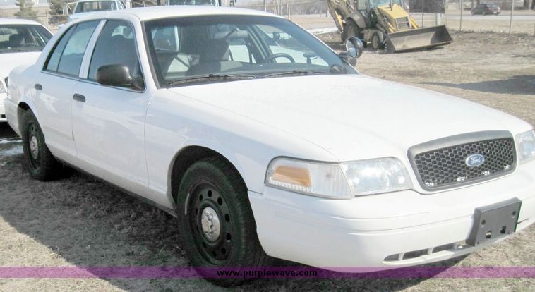 image for item 4635 2006 Ford Crown Victoria Police Interceptor
