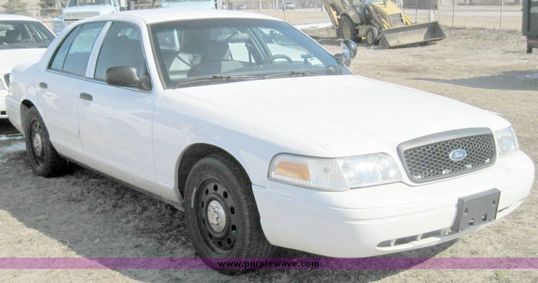 image for item 4635 2006 Ford Crown Victoria Police Interceptor