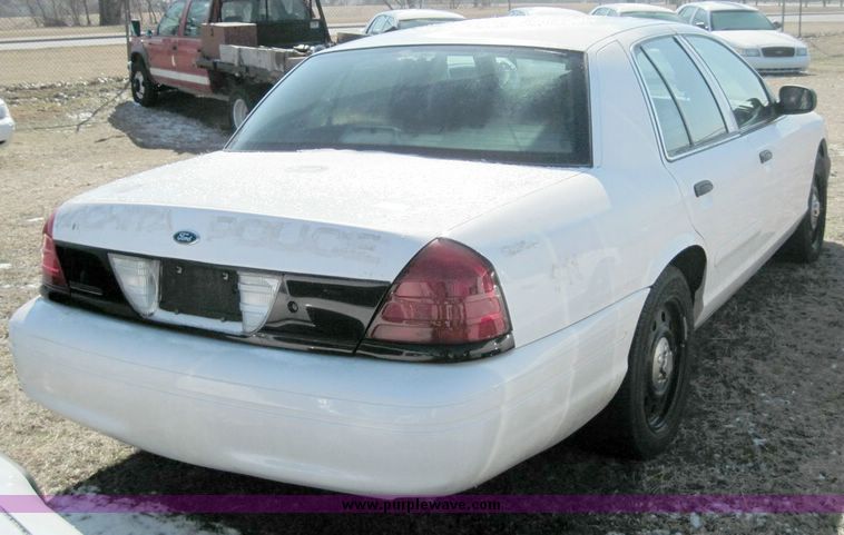 image for item 4635 2006 Ford Crown Victoria Police Interceptor
