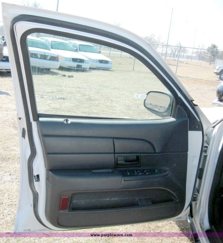 image for item 4635 2006 Ford Crown Victoria Police Interceptor