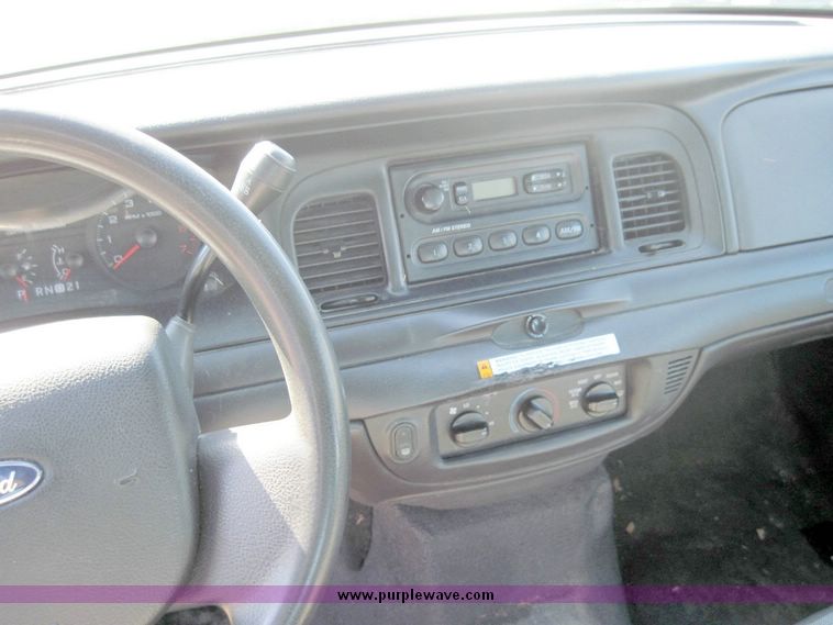 image for item 4635 2006 Ford Crown Victoria Police Interceptor