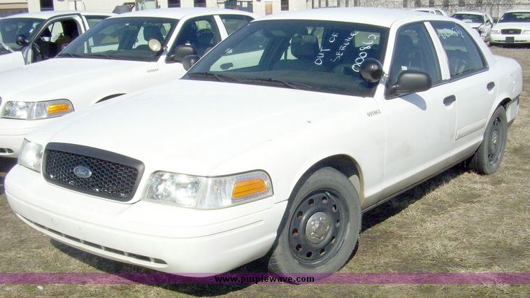 image for item 4636 2006 Ford Crown Victoria Police Interceptor