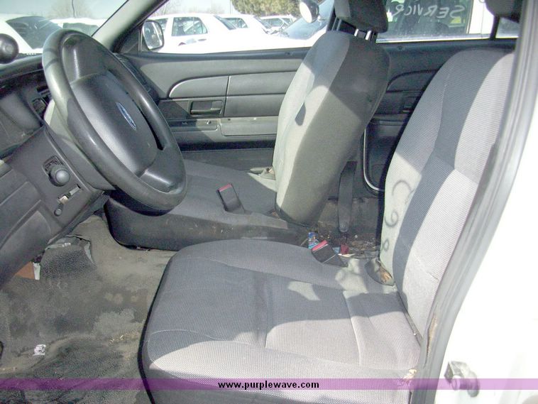 image for item 4636 2006 Ford Crown Victoria Police Interceptor