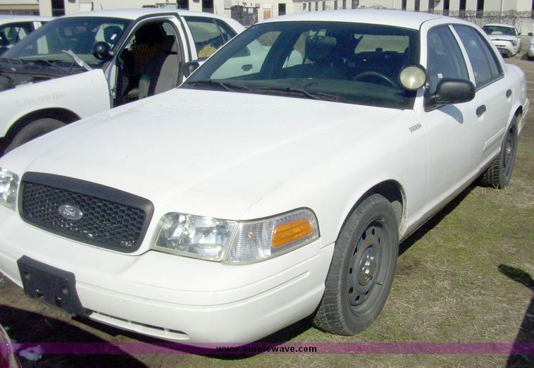 image for item 4637 2006 Ford Crown Victoria Police Interceptor