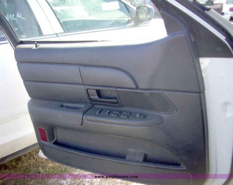 image for item 4637 2006 Ford Crown Victoria Police Interceptor