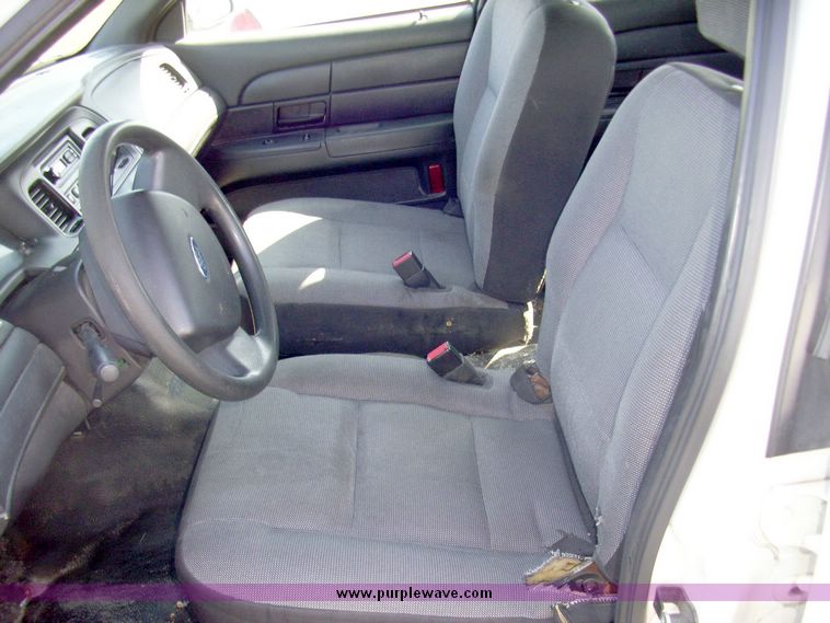 image for item 4640 2006 Ford Crown Victoria Police Interceptor