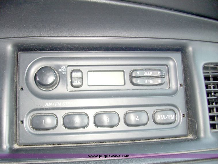 image for item 4640 2006 Ford Crown Victoria Police Interceptor